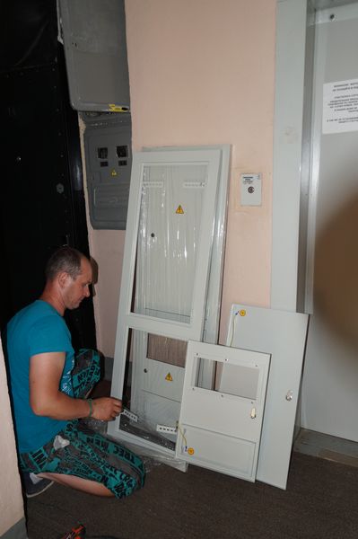 Замена накладок для электрических щитков (ЩЭ) в многоквартирном доме