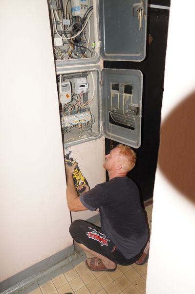 Замена накладок для электрических щитков (ЩЭ) в многоквартирном доме