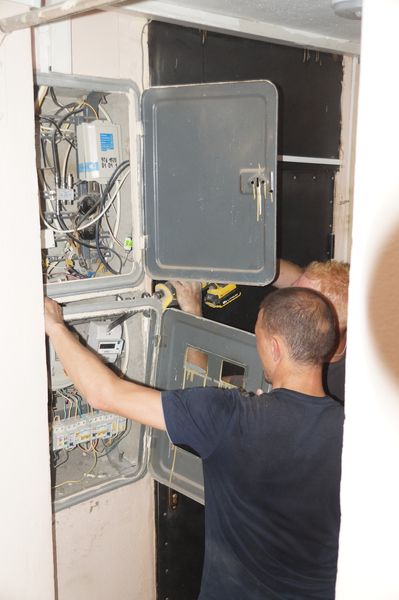 Замена накладок для электрических щитков (ЩЭ) в многоквартирном доме