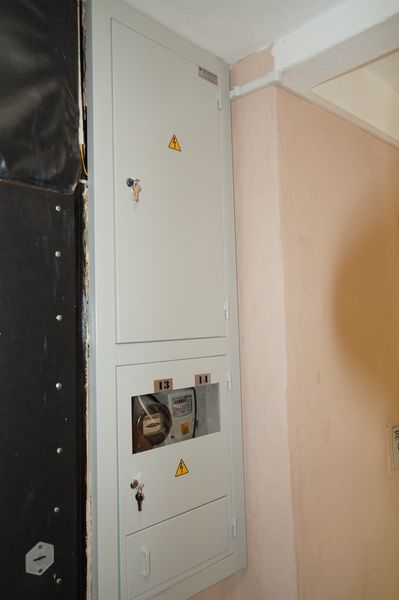 Замена накладок для электрических щитков (ЩЭ) в многоквартирном доме