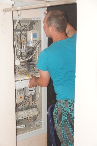 Замена накладок для электрических щитков (ЩЭ) в многоквартирном доме