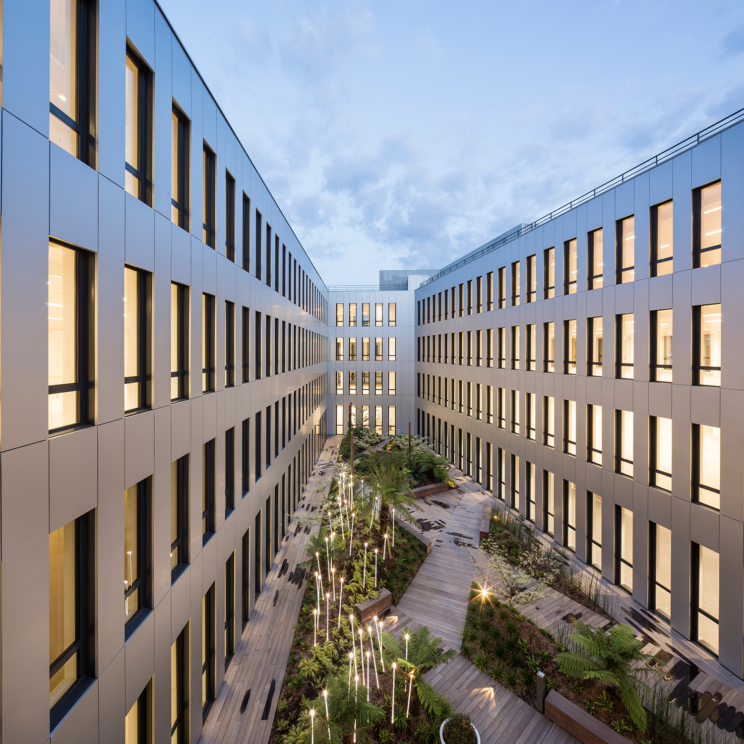 Декоративный светильник iGuzzini Typha Bollard Steel ADT3.713 (1000mm)