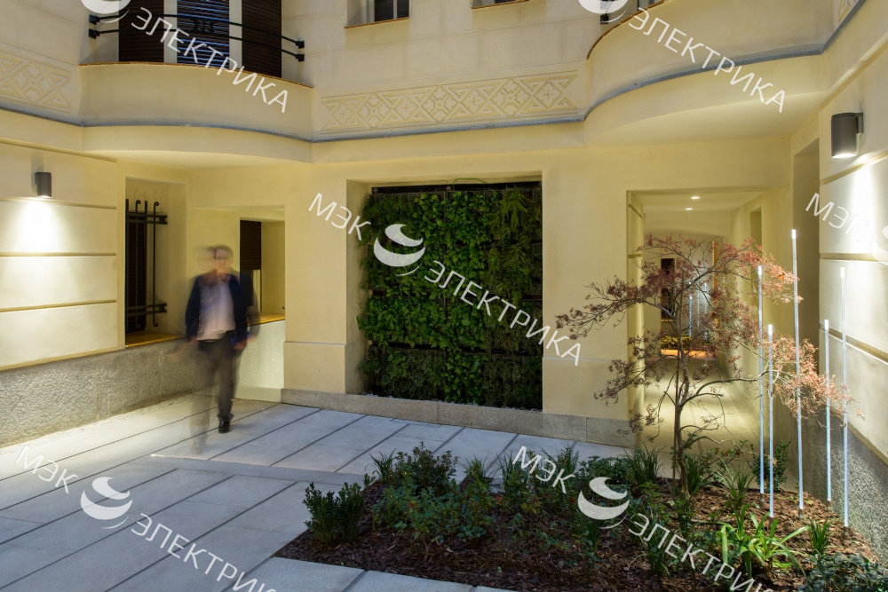 Декоративный светильник iGuzzini Typha Bollard Steel ADT2.713 (1500mm)