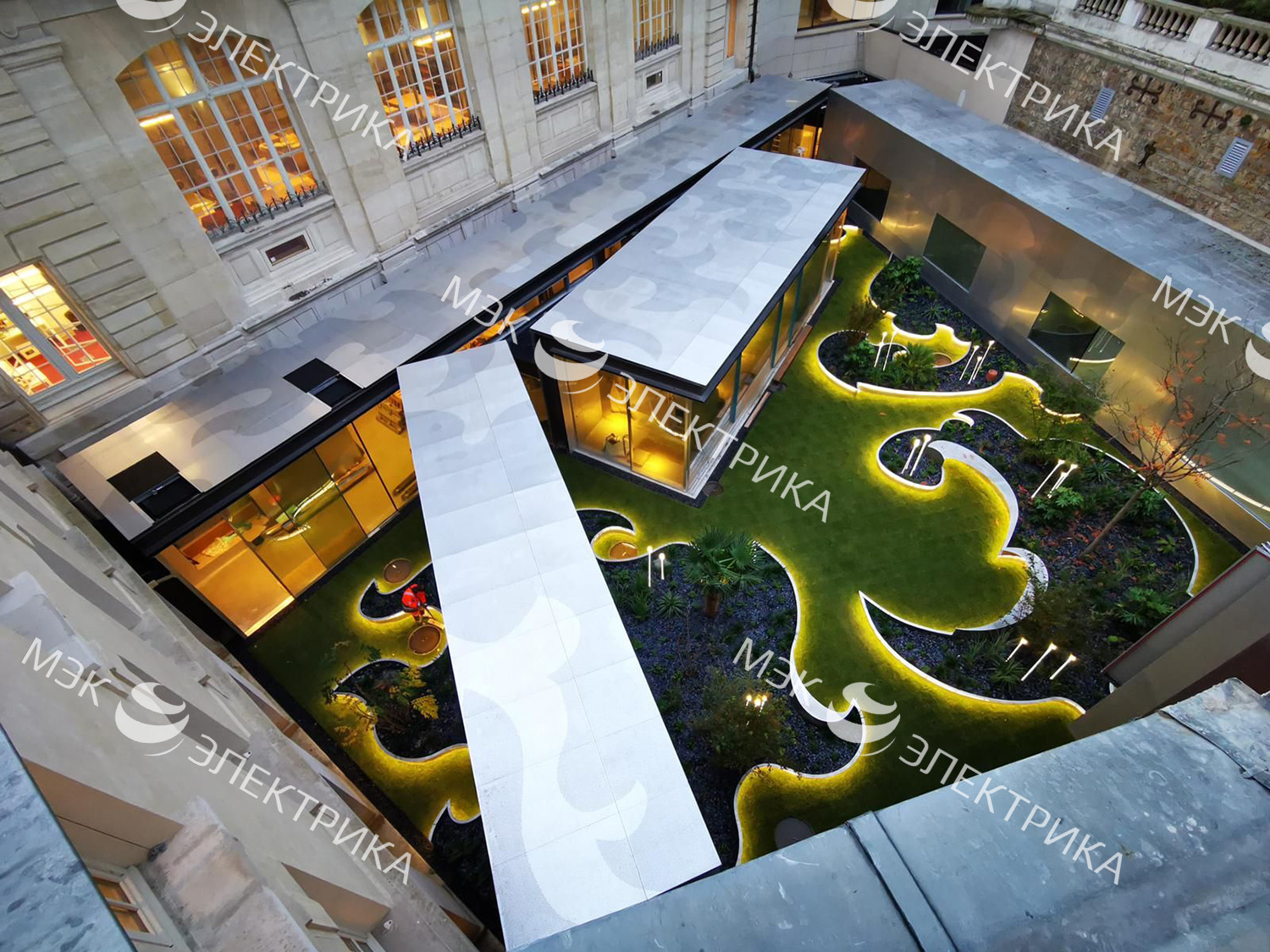 Декоративный светильник iGuzzini Typha Bollard Steel ADT2.713 (1500mm)