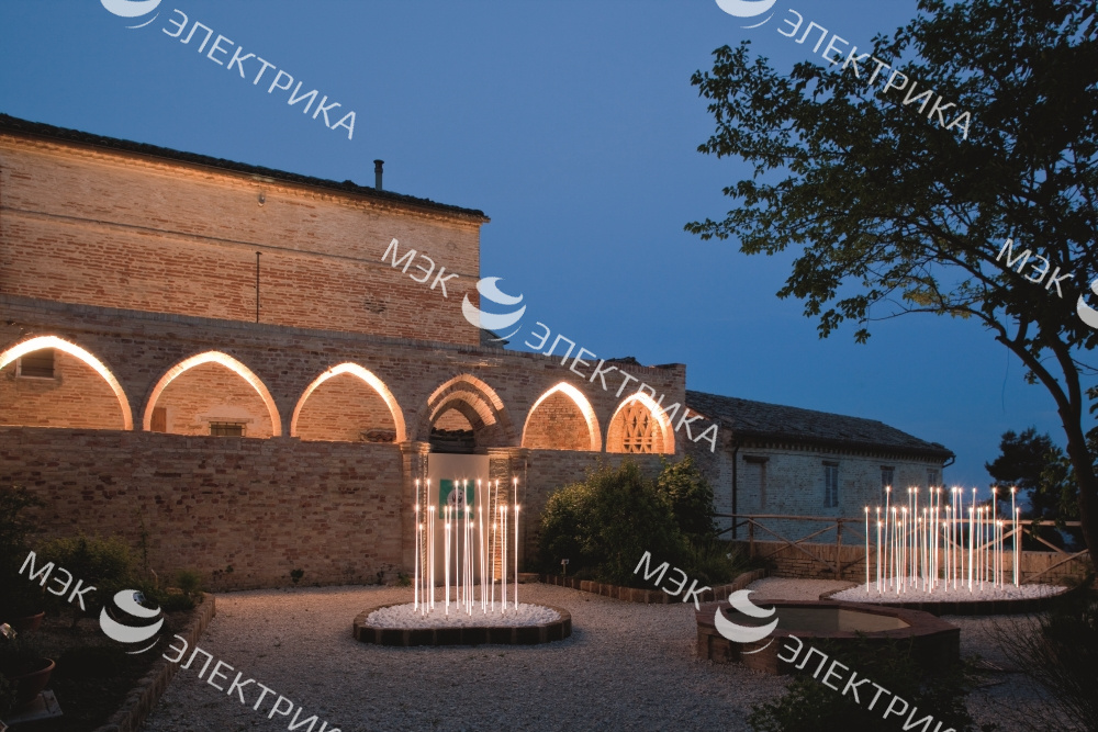 Декоративный светильник iGuzzini Typha Bollard Steel ADT2.713 (1500mm)