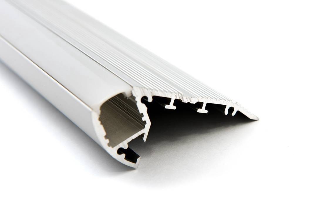 Профиль алюминиевый SWG ARC-2744STEP